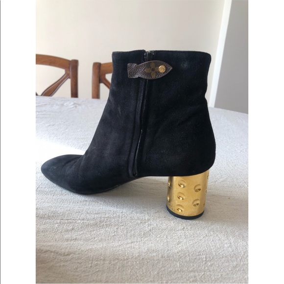 AUTH Louis Vuitton Black Suede Skylight Bootie 38.5 - Picture 9 of 16